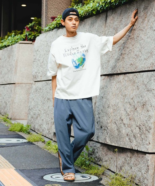 niko and...(ニコアンド)の「スペースグラフィックTシャツ(Tシャツ/カットソー・メンズ・ブラウン/ブラック/オフホワイト・LARGE/MEDIUM)」の9枚目の写真