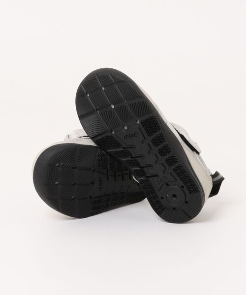 LOWRYS FARM（ローリーズファーム）の「ＩＦＭＥスニーカーサンダル　318527（サンダル・キッズ・ブラック/ベージュ・16cm/17cm/LONG/SHORT）」の3枚目の写真