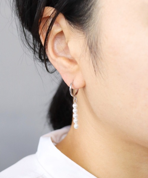 CERCA(チェルカ)の「KAM.accessory/サージカルステンレス316L/金属アレルギー対応/5連パールピアス(ピアス(両耳用)・レディース・ゴールド系1/ゴールド系2/シルバー系2/シルバー系1・FREE)」の3枚目の写真