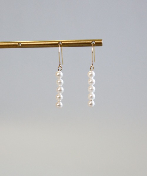 CERCA(チェルカ)の「KAM.accessory/サージカルステンレス316L/金属アレルギー対応/5連パールピアス(ピアス(両耳用)・レディース・ゴールド系1/ゴールド系2/シルバー系2/シルバー系1・FREE)」の6枚目の写真