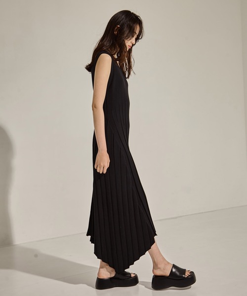 セール】【CINOH/チノ】《STUDIOUS別注》NO SLEEVE KNIT DRESS