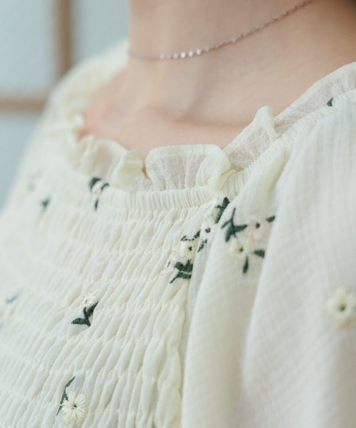 flower（フラワー）の「ペチュニアブラウス（シャツ/ブラウス・レディース・イエロー/ホワイト・FREE）」の12枚目の写真