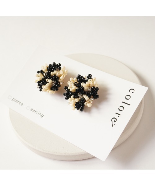 tone（トーン）の「【colore】】【金属アレルギー対応】ニュアンス柄　ビーズの大粒ピアス(MA)（ピアス（両耳用）・レディース・ブラック/ブラック系2・FREE）」の7枚目の写真