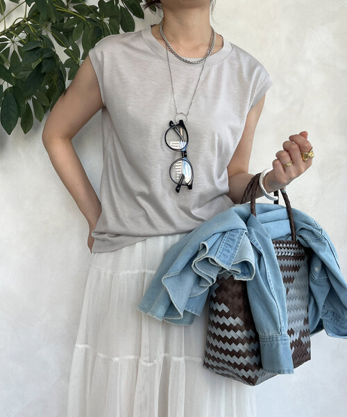 DouDou（ドゥドゥ）の「【接触冷感】リヨセル混フレンチプルオーバー（Tシャツ/カットソー・レディース・ブラック/ライトベージュ/ブラウン/ピンク/オフホワイト・FREE）」の4枚目の写真