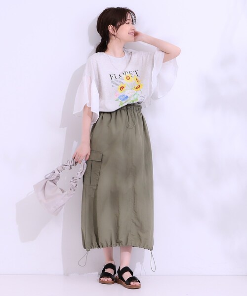 Cutie Blonde(キューティーブロンド)の「【S-LL】リメイク風 ポンチョデザインTシャツ(Tシャツ/カットソー・レディース・ライトイエロー系/チャコールグレー/ライトグレー/オフホワイト・01/04/03/02)」の19枚目の写真