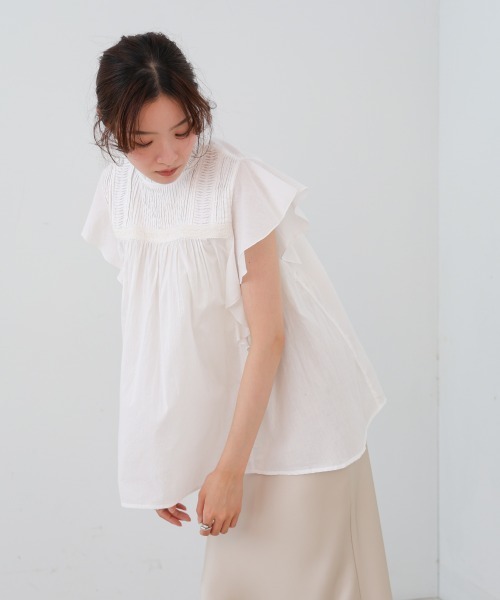 Bab(バブ)の「キャンブリックボイルピンタックフリルブラウス(シャツ/ブラウス・レディース・オフホワイト/ブラック/オレンジ・M)」の5枚目の写真