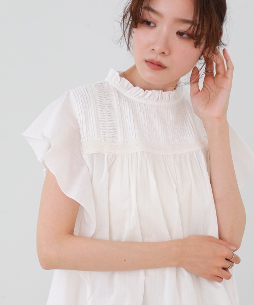 Bab(バブ)の「キャンブリックボイルピンタックフリルブラウス(シャツ/ブラウス・レディース・オフホワイト/ブラック/オレンジ・M)」の6枚目の写真