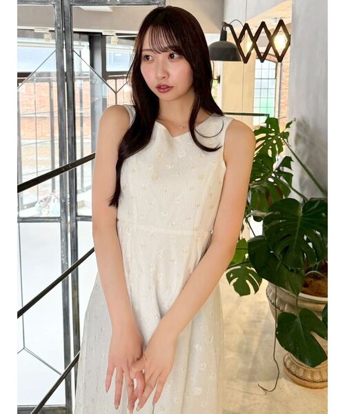 dazzlin（ダズリン）の「TOYジャカードカットアウトワンピース（ワンピース・レディース・アイボリー/キャメル/ネイビー・SMALL/MEDIUM）」の17枚目の写真