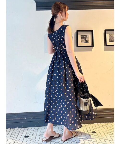 dazzlin（ダズリン）の「TOYジャカードカットアウトワンピース（ワンピース・レディース・アイボリー/キャメル/ネイビー・SMALL/MEDIUM）」の21枚目の写真