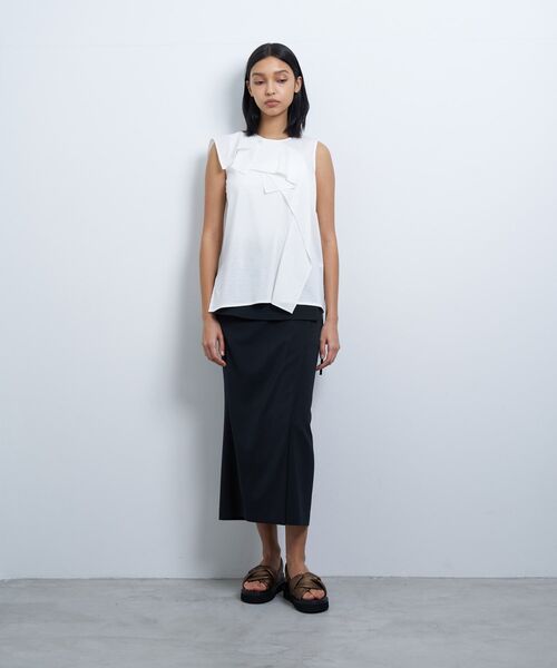 LANVIN en Bleu（ランバンオンブルー）の「ドレープノースリーブカットソー（Tシャツ/カットソー・レディース・オフホワイト/チャコールグレー/イエロー・38）」の10枚目の写真