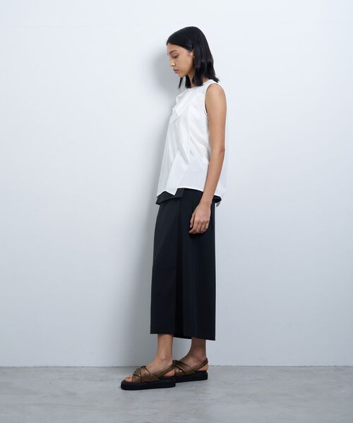 LANVIN en Bleu（ランバンオンブルー）の「ドレープノースリーブカットソー（Tシャツ/カットソー・レディース・オフホワイト/チャコールグレー/イエロー・38）」の11枚目の写真
