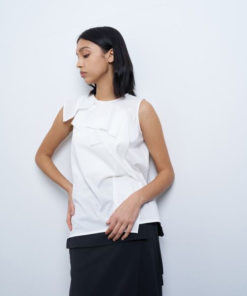 LANVIN en Bleu（ランバンオンブルー）の「ドレープノースリーブカットソー（Tシャツ/カットソー・レディース・オフホワイト/チャコールグレー/イエロー・38）」の13枚目の写真