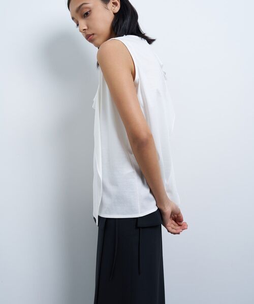 LANVIN en Bleu（ランバンオンブルー）の「ドレープノースリーブカットソー（Tシャツ/カットソー・レディース・オフホワイト/チャコールグレー/イエロー・38）」の14枚目の写真