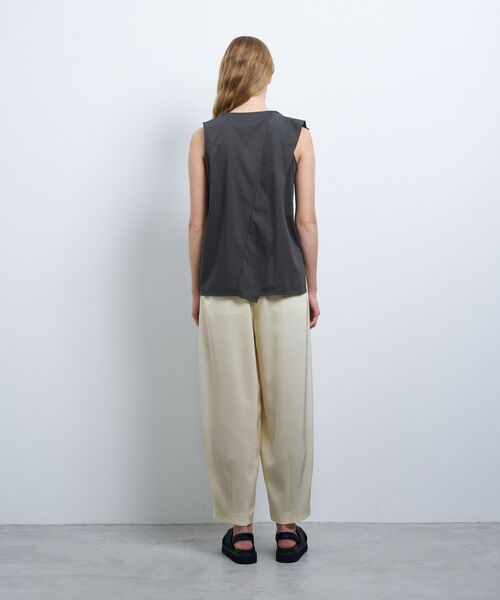 LANVIN en Bleu（ランバンオンブルー）の「ドレープノースリーブカットソー（Tシャツ/カットソー・レディース・オフホワイト/チャコールグレー/イエロー・38）」の19枚目の写真