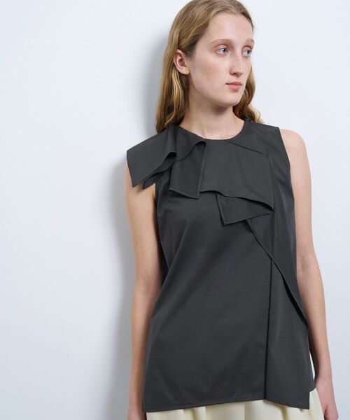 LANVIN en Bleu（ランバンオンブルー）の「ドレープノースリーブカットソー（Tシャツ/カットソー・レディース・オフホワイト/チャコールグレー/イエロー・38）」の20枚目の写真
