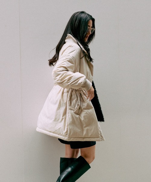 GLOBAL WORK（グローバルワーク）の「エアリュクスダウンリブブルゾン/495689（ダウンジャケット/コート・レディース・ライトベージュ/ブラック・MEDIUM/LARGE）」の2枚目の写真