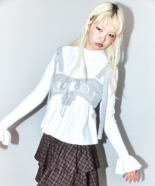 Candy Stripper(キャンディストリッパー)の「GLITTER SHAGGY KNIT ブラ(その他トップス・レディース・ライトグレー/ピンク/ブラック・FREE)」の4枚目の写真