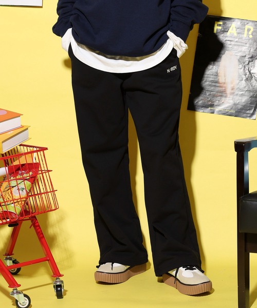 NERDY(ノルディ)の「ベレンクロゴスウェットパンツ(スウェットパンツ・レディース・ネイビー/ブラック/グレー・M/SS/L/S)」の4枚目の写真