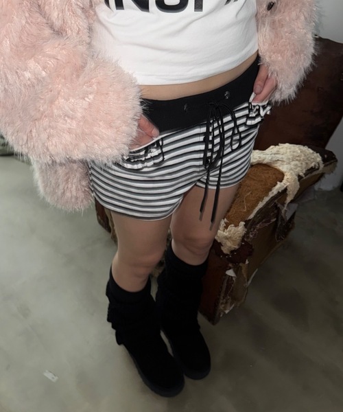 SHAGGIE（シャギー）の「【ViVi掲載】ボーダーフリルマイクロミニショートパンツ（その他パンツ・レディース・ブラック/グレー/ブラウン・FREE）」の4枚目の写真