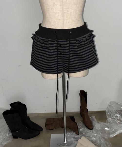 SHAGGIE（シャギー）の「【ViVi掲載】ボーダーフリルマイクロミニショートパンツ（その他パンツ・レディース・ブラック/グレー/ブラウン・FREE）」の11枚目の写真