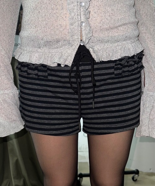 SHAGGIE（シャギー）の「【ViVi掲載】ボーダーフリルマイクロミニショートパンツ（その他パンツ・レディース・ブラック/グレー/ブラウン・FREE）」の15枚目の写真