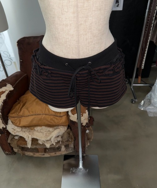 SHAGGIE（シャギー）の「【ViVi掲載】ボーダーフリルマイクロミニショートパンツ（その他パンツ・レディース・ブラック/グレー/ブラウン・FREE）」の22枚目の写真