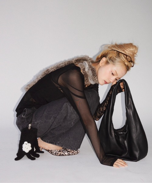 musubore(ムスボレ)の「tilted clash straight denim pants / ティルティッドクラッシュデニムパンツ(デニムパンツ・レディース・ブルー/ブラック・0/1)」の17枚目の写真