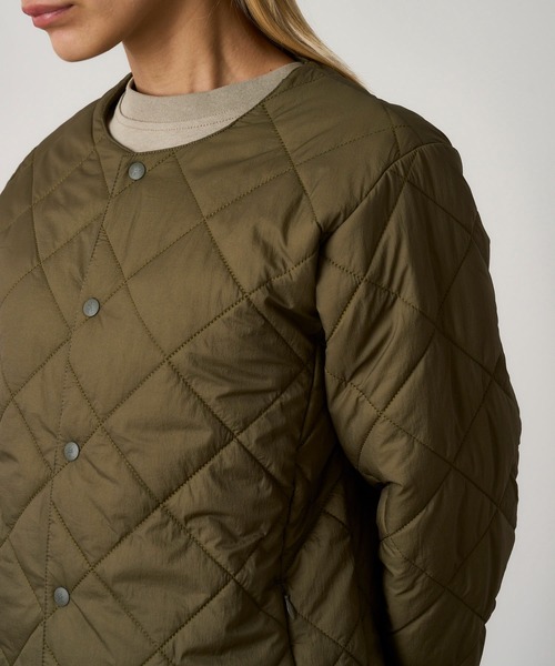 Gramicci(グラミチ)の「THERMAL INSULATION QUILTED JACKET|サーマルインシュレーションキルテッドジャケット(ノーカラージャケット・メンズ・サンドベージュ/ネイビー/ブラック/ダークグリーン・XS/S/M/L/XL/XXL)」の12枚目の写真