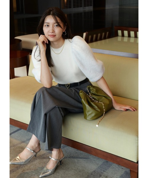 JUSGLITTY（ジャスグリッティー）の「ファーリースリーブニット
