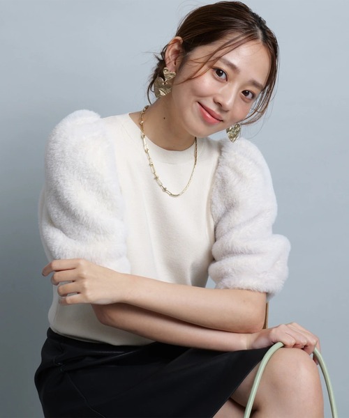 JUSGLITTY（ジャスグリッティー）の「ファーリースリーブニット