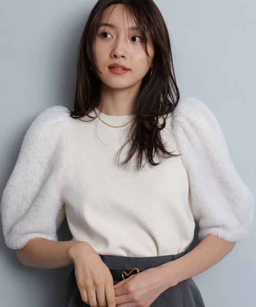ジャスグリッティー 袖口ファーニット JUSGLITTY（ジャスグリッティー）の「ファーリースリーブニット