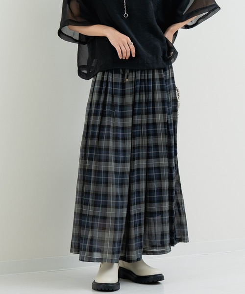 refinedworks(リファインドワークス)の「【refinedworks】軽やか素材のチェック柄スカート(スカート・レディース・イエロー/グリーン/グレー・FREE)」の2枚目の写真