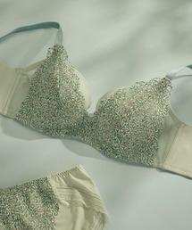 une nana cool(EiiN[)MADE WITH LIBERTY FABRIC A킽 [X euW[(uW[)