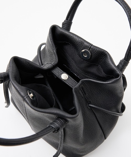Beau're(ヴュレ)の「【WEB限定】【Beau're/ヴュレ】2WAYボートシェイプショルダーバッグ(ショルダーバッグ・レディース・ブラック/グレー・フリー)」の14枚目の写真