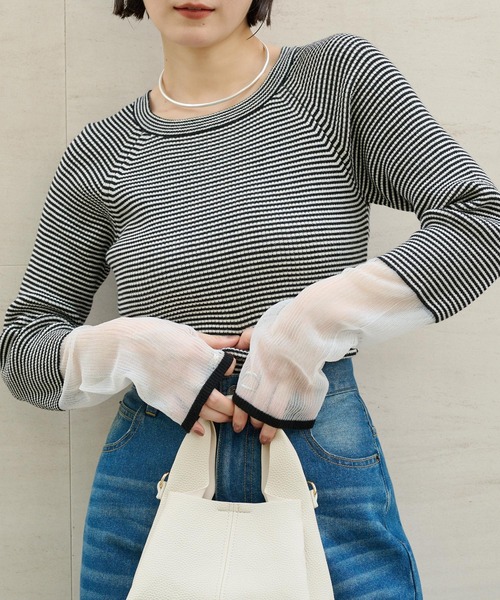 MONO-MART（モノマート）の「＜マシンウォッシャブル/アンチピリング＞袖シアー切替 クルーネックリブニット（ニット/セーター・レディース・ブルー/グレー/オフホワイト/ブラウン/ホワイト系/グレイッシュベージュ/ブラック・FREE）」の3枚目の写真