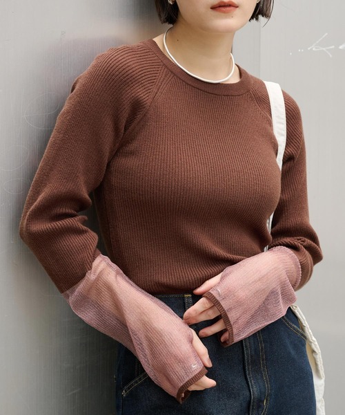 MONO-MART（モノマート）の「＜マシンウォッシャブル/アンチピリング＞袖シアー切替 クルーネックリブニット（ニット/セーター・レディース・ブルー/グレー/オフホワイト/ブラウン/ホワイト系/グレイッシュベージュ/ブラック・FREE）」の5枚目の写真