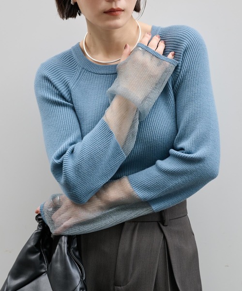 MONO-MART（モノマート）の「＜マシンウォッシャブル/アンチピリング＞袖シアー切替 クルーネックリブニット（ニット/セーター・レディース・ブルー/グレー/オフホワイト/ブラウン/ホワイト系/グレイッシュベージュ/ブラック・FREE）」の7枚目の写真