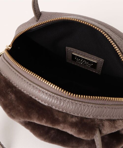 RIPANI（リパーニ）の「【RIPANI】レザーコンビスモールサイズムートンバッグ(Q56520)（ハンドバッグ・レディース・ライトベージュ/ダークグレー・ALL）」の5枚目の写真