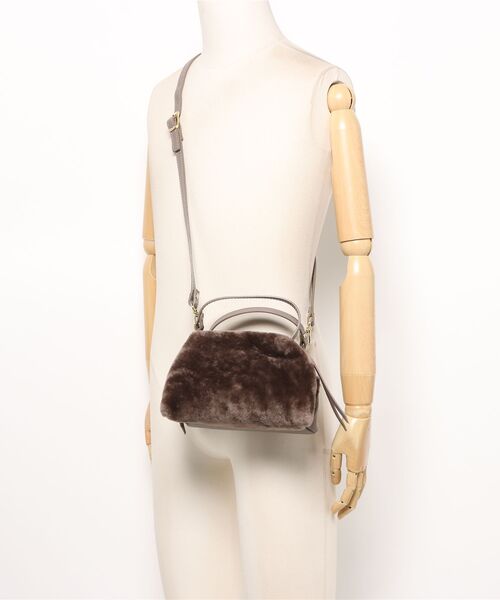 RIPANI（リパーニ）の「【RIPANI】レザーコンビスモールサイズムートンバッグ(Q56520)（ハンドバッグ・レディース・ライトベージュ/ダークグレー・ALL）」の6枚目の写真