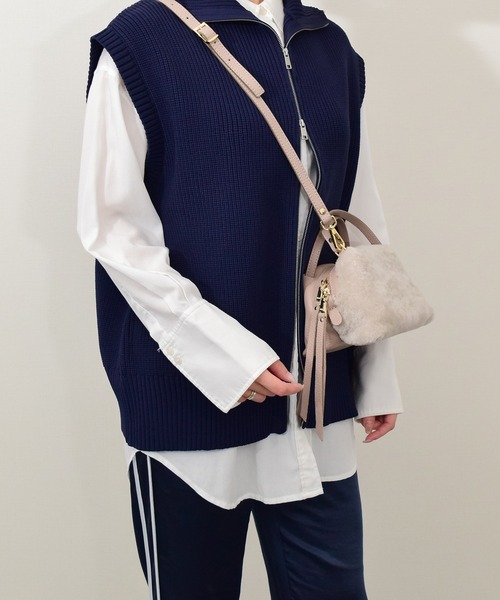 RIPANI（リパーニ）の「【RIPANI】レザーコンビスモールサイズムートンバッグ(Q56520)（ハンドバッグ・レディース・ライトベージュ/ダークグレー・ALL）」の8枚目の写真