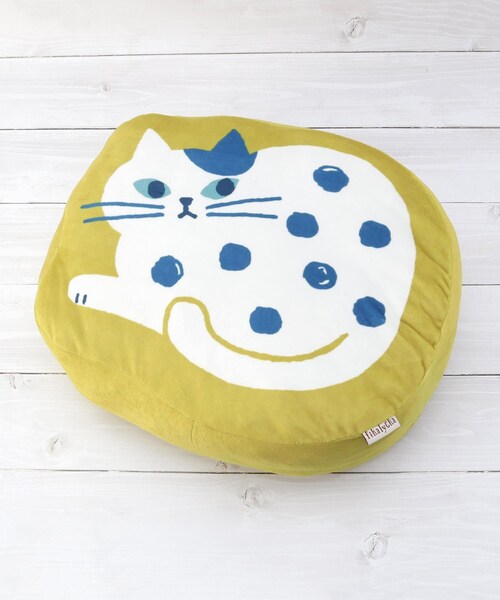 one'sterrace(ワンズテラス)の「FIKA 猫型クッション(クッション/クッションカバー・レディース・イエロー系8・99)」の2枚目の写真