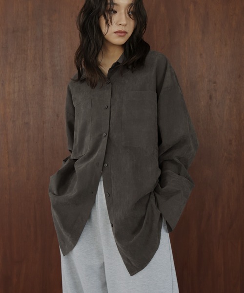 hellam（へラム）の「ピーチスキンオーバーシャツ（シャツ/ブラウス・レディース・アイボリー/ブラック/ブラウン/チャコール・FREE）」の7枚目の写真