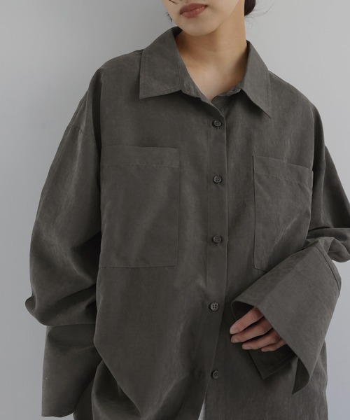 hellam（へラム）の「ピーチスキンオーバーシャツ（シャツ/ブラウス・レディース・アイボリー/ブラック/ブラウン/チャコール・FREE）」の6枚目の写真