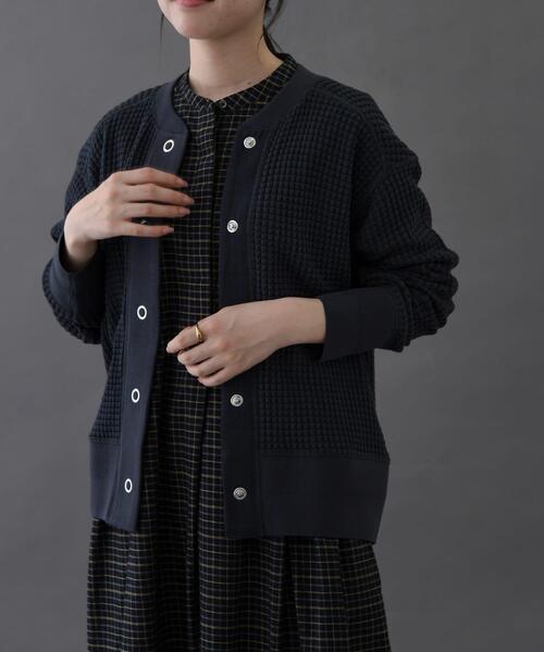 FORK&SPOON（フォークアンドスプーン）の「FORK&SPOON　ワッフルカーディガン（カーディガン/ボレロ・レディース・チャコールグレー/グレー系その他/ベージュ・1）」の15枚目の写真