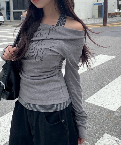 anyonemore(エニワンモア)の「ボーダーホルターレイヤードレタリングオフショルダー長袖Tシャツ(Tシャツ/カットソー・レディース・ホワイト/グレー/チャコール・FREE)」の12枚目の写真