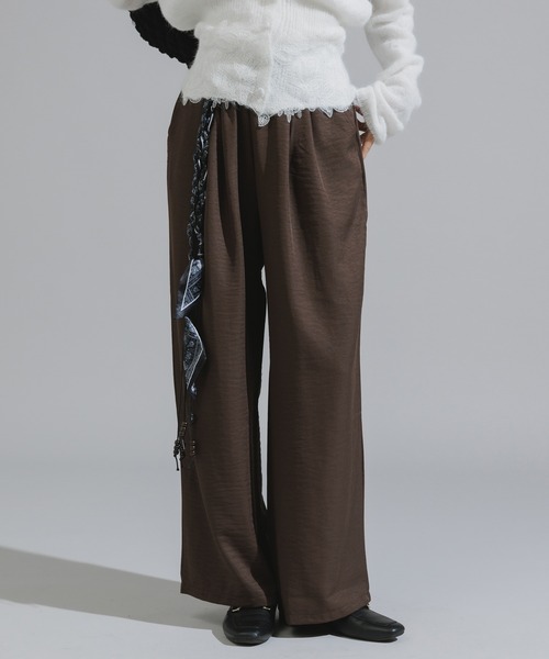 Chick（チック）の「Wood Bead Cord with Bandana Straight Leg Pants / バンダナ付きウッドビーズコード ストレートパンツ（スラックス・レディース・ホワイト/ブラック/ダークブラウン・FREE）」の3枚目の写真