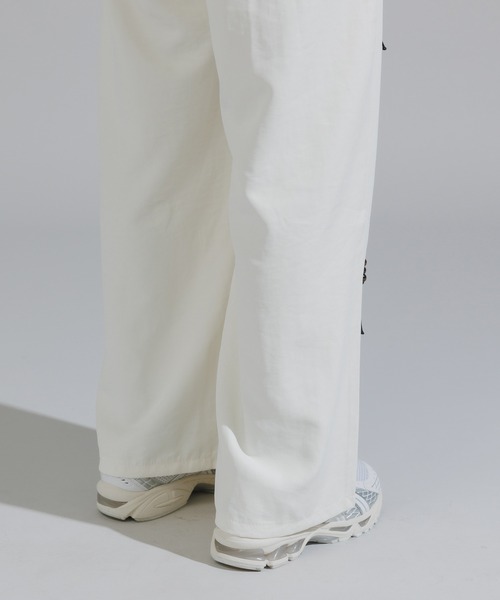 Chick（チック）の「Wood Bead Cord with Bandana Straight Leg Pants / バンダナ付きウッドビーズコード ストレートパンツ（スラックス・レディース・ホワイト/ブラック/ダークブラウン・FREE）」の6枚目の写真