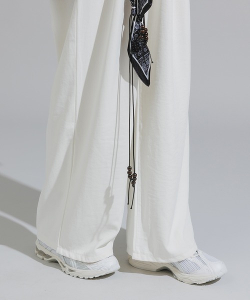 Chick（チック）の「Wood Bead Cord with Bandana Straight Leg Pants / バンダナ付きウッドビーズコード ストレートパンツ（スラックス・レディース・ホワイト/ブラック/ダークブラウン・FREE）」の21枚目の写真