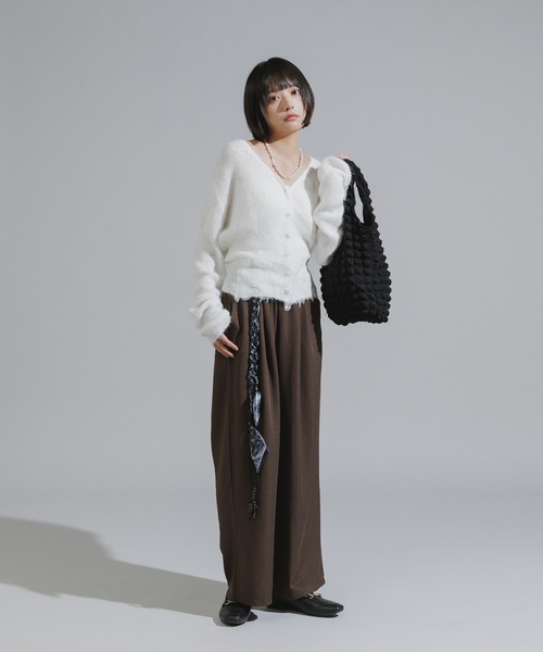 Chick（チック）の「Wood Bead Cord with Bandana Straight Leg Pants / バンダナ付きウッドビーズコード ストレートパンツ（スラックス・レディース・ホワイト/ブラック/ダークブラウン・FREE）」の5枚目の写真