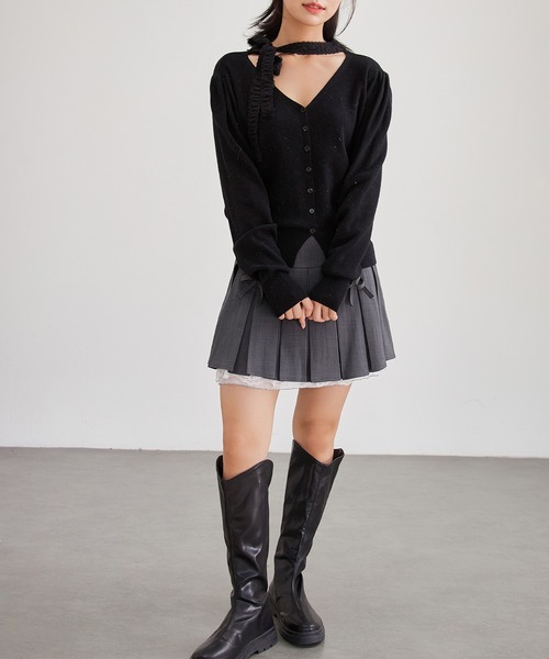 Lace Ladies(レースレディース)の「Vネック チョーカーリボン 肩ギャザー ニット トップス(ニット/セーター・レディース・ブラック/アイボリー・FREE)」の4枚目の写真